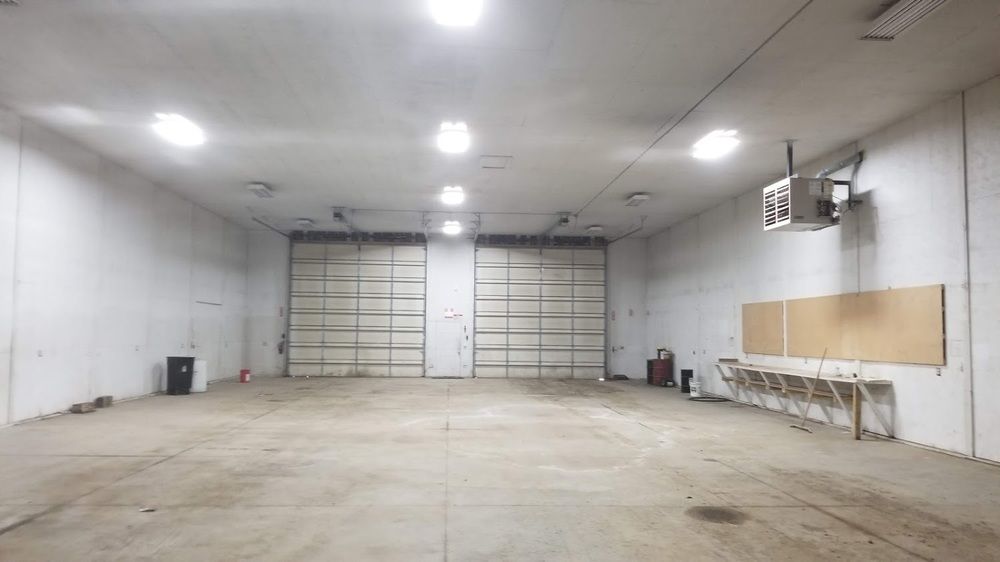 RJ Corman-5,000 SQ FT Shop On 10 Acres With Office Trailer : 6011 138th Ave NW, Williston, ND 58801